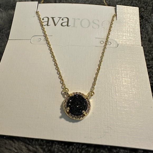 Ava Rose , Austin pendant necklace - Picture 3 of 4